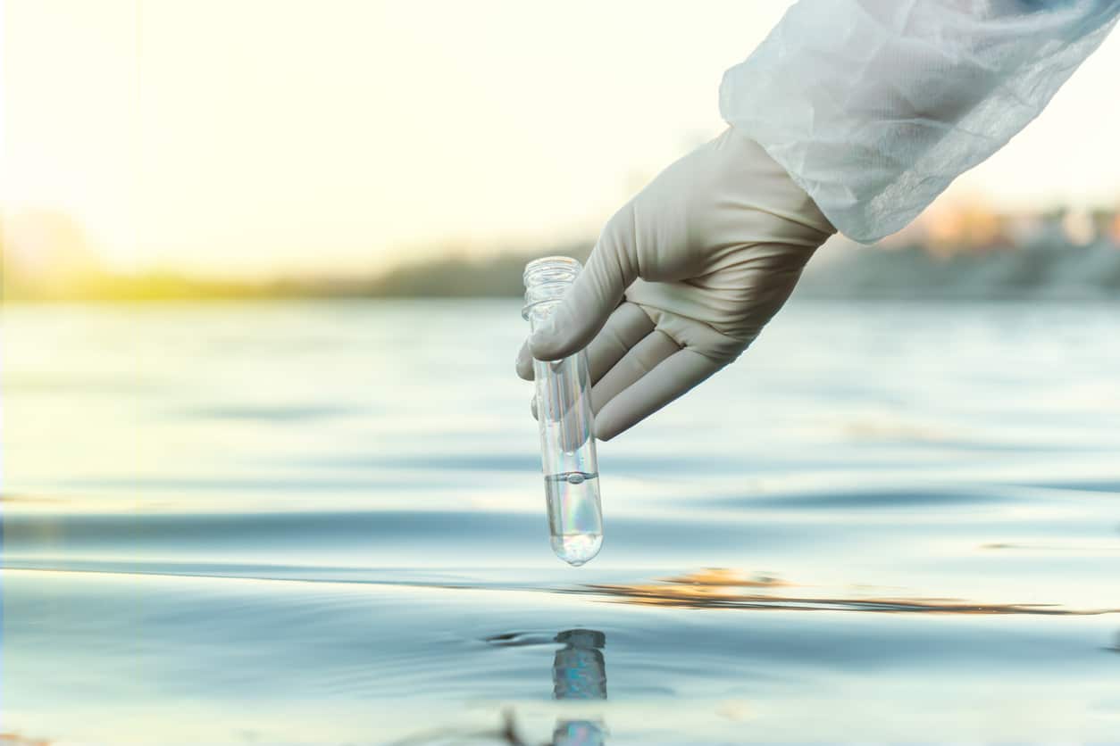 Testing water in lab